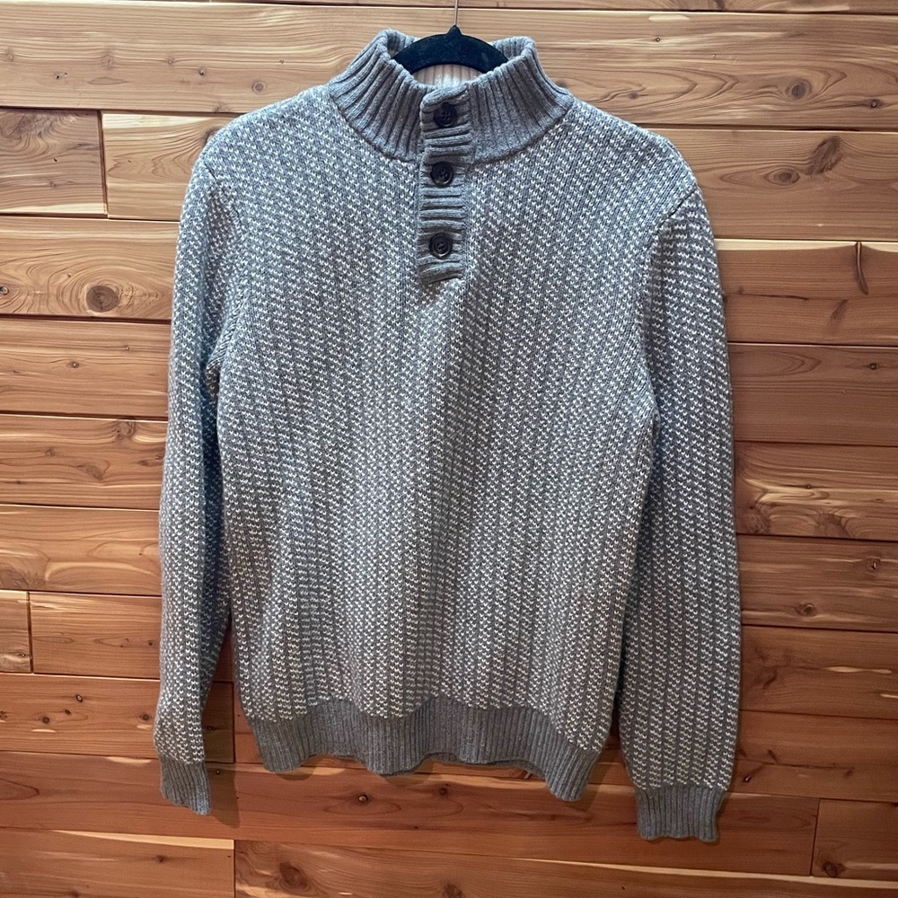 Old Navy Men's Half-Button Gray Sweater Size Medium